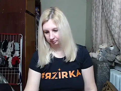 BustyBlond online show from 26, 2, 2025