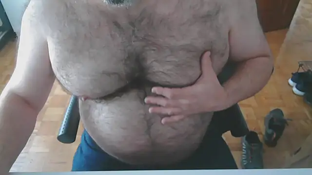 mikeyhotbear online show from 4, 11, 2025