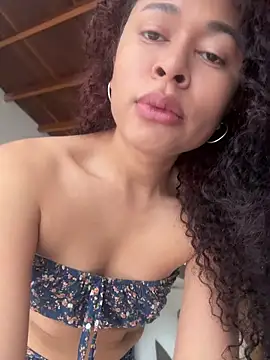 Snapshot of GabriSaenz chatting on 3, 6, 2026 GabriSaenz online show from 3, 6, 2026