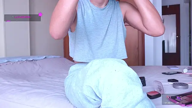 GabriSaenz online show from 15, 10, 2025