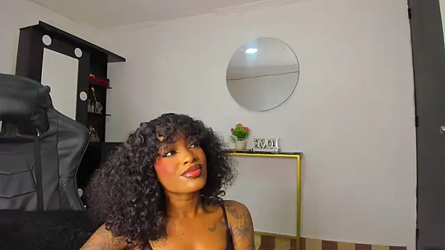 Snapshot of Emattaylor chatting on 30, 11, 2025 Emattaylor online show from 30, 11, 2025