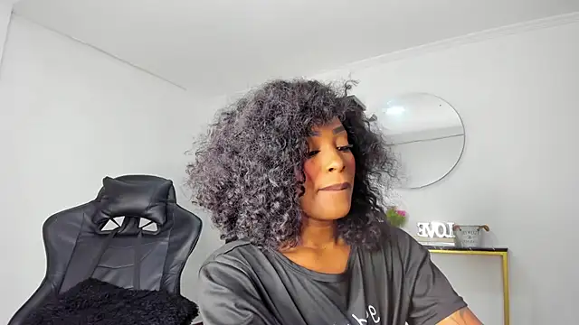 Snapshot of Emattaylor chatting on 21, 11, 2025 Emattaylor online show from 21, 11, 2025