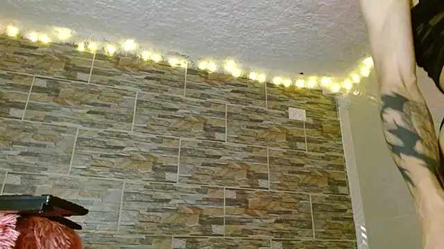 Snapshot of omar_alurba chatting on 18, 10, 2025 omar alurba online show from 18, 10, 2025