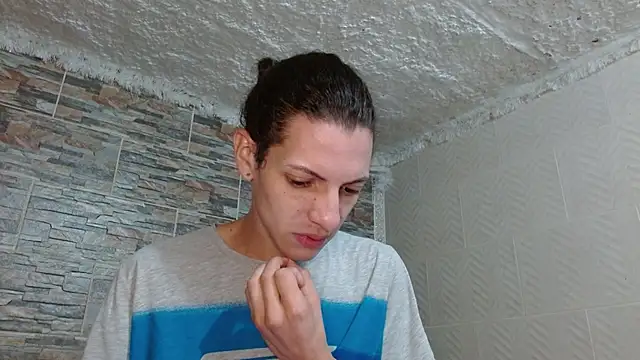 Snapshot of omar_alurba chatting on 28, 11, 2025 omar alurba online show from 28, 11, 2025