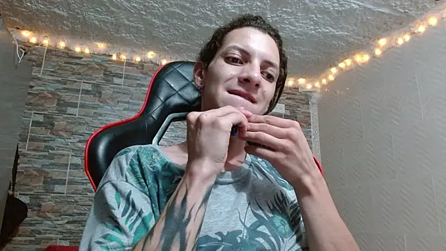 Snapshot of omar_alurba chatting on 26, 11, 2025 omar alurba online show from 26, 11, 2025