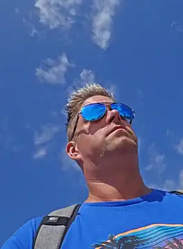 Trucker Hunter online show from 12, 10, 2025