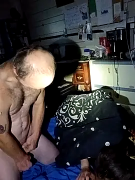 420pussylickr online show from 7, 11, 2025