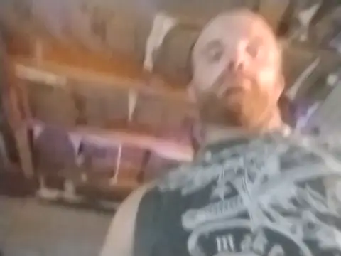 420pussylickr online show from 12, 9, 2025