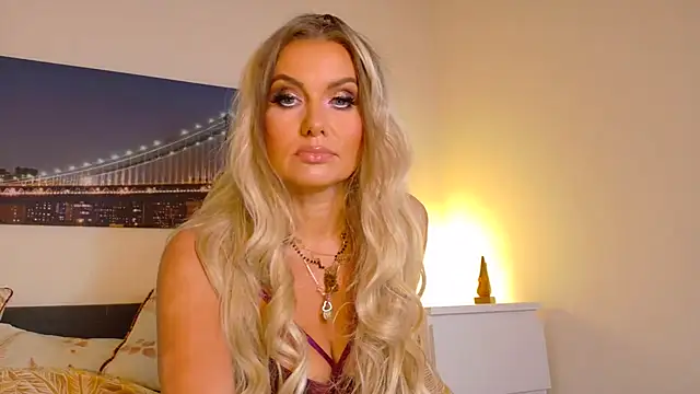 Tinkerbell822 online show from 21, 10, 2025