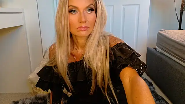 Tinkerbell822 online show from 9, 7, 2026
