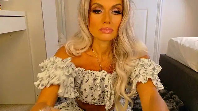 Tinkerbell822 online show from 20, 6, 2026