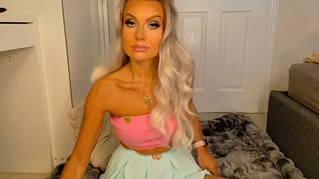Tinkerbell822 online show from 14, 6, 2026