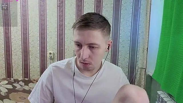 Snapshot of darienlarge chatting on 10, 5, 2026 darienlarge online show from 10, 5, 2026