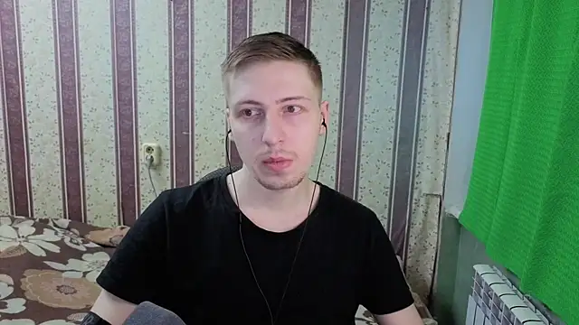 Snapshot of darienlarge chatting on 15, 5, 2026 darienlarge online show from 15, 5, 2026