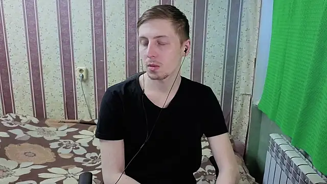Snapshot of darienlarge chatting on 10, 7, 2026 darienlarge online show from 10, 7, 2026