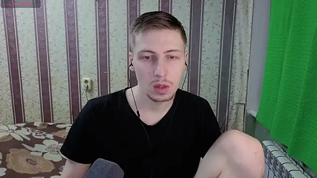 Snapshot of darienlarge chatting on 20, 5, 2026 darienlarge online show from 20, 5, 2026