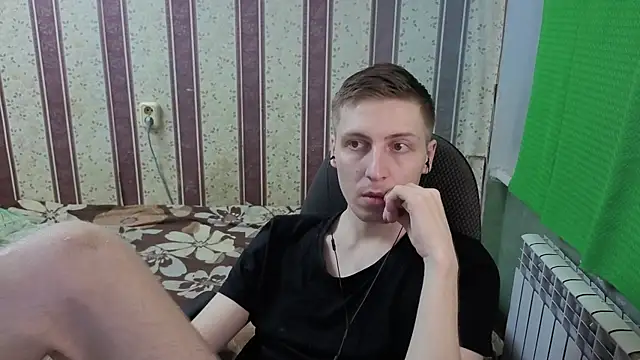 Snapshot of darienlarge chatting on 23, 5, 2026 darienlarge online show from 23, 5, 2026