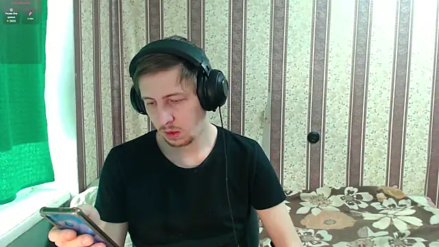 Snapshot of darienlarge chatting on 11, 11, 2025 darienlarge online show from 11, 11, 2025