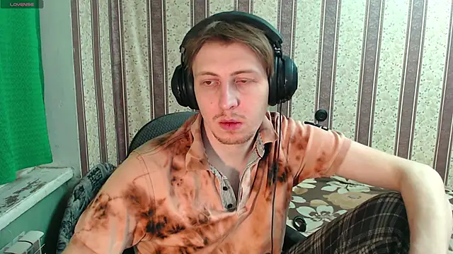 Snapshot of darienlarge chatting on 25, 11, 2025 darienlarge online show from 25, 11, 2025