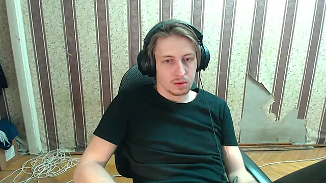 Snapshot of darienlarge chatting on 11, 10, 2025 darienlarge online show from 11, 10, 2025