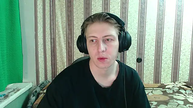 Snapshot of darienlarge chatting on 22, 10, 2025 darienlarge online show from 22, 10, 2025