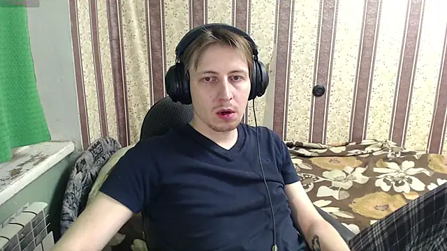 Snapshot of darienlarge chatting on 22, 11, 2025 darienlarge online show from 22, 11, 2025