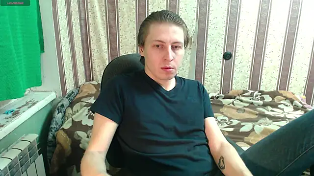 Snapshot of darienlarge chatting on 22, 10, 2025 darienlarge online show from 22, 10, 2025