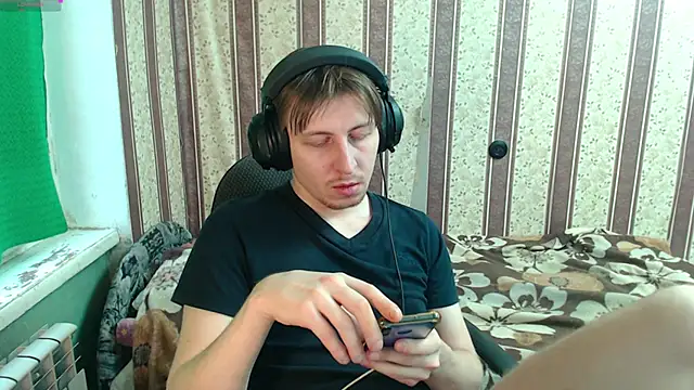 Snapshot of darienlarge chatting on 24, 11, 2025 darienlarge online show from 24, 11, 2025