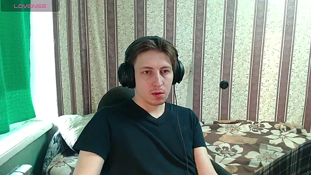 Snapshot of darienlarge chatting on 19, 11, 2025 darienlarge online show from 19, 11, 2025