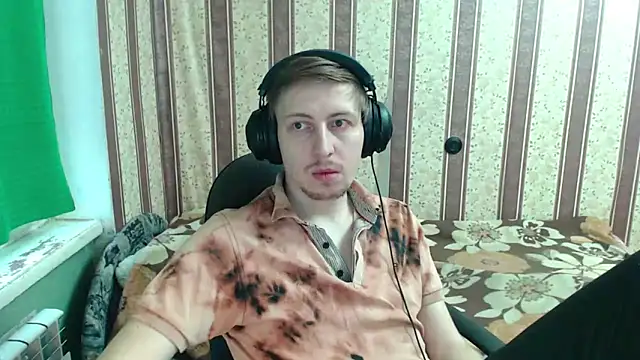 Snapshot of darienlarge chatting on 7, 11, 2025 darienlarge online show from 7, 11, 2025