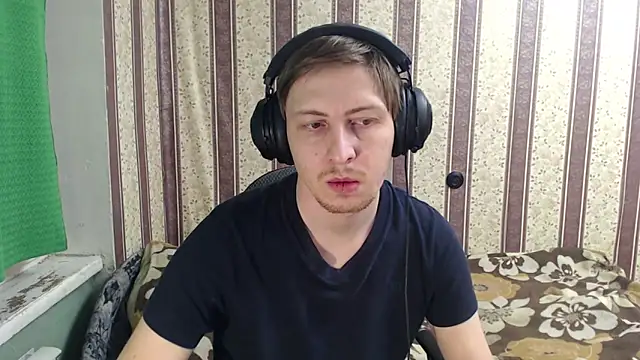 Snapshot of darienlarge chatting on 2, 11, 2025 darienlarge online show from 2, 11, 2025