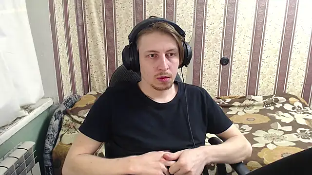 Snapshot of darienlarge chatting on 11, 10, 2025 darienlarge online show from 11, 10, 2025