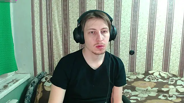 Snapshot of darienlarge chatting on 30, 11, 2025 darienlarge online show from 30, 11, 2025