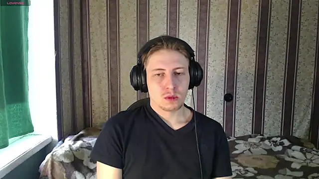 Snapshot of darienlarge chatting on 23, 11, 2025 darienlarge online show from 23, 11, 2025