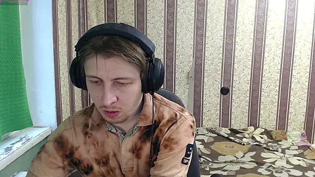 Snapshot of darienlarge chatting on 26, 11, 2025 darienlarge online show from 26, 11, 2025