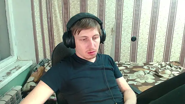 Snapshot of darienlarge chatting on 3, 11, 2025 darienlarge online show from 3, 11, 2025