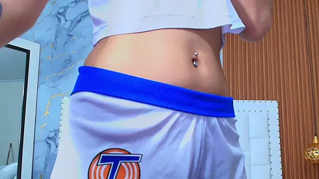 skinnyandcute online show from 22, 2, 2025