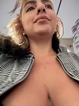 sammyqueenx21 online show from 4, 3, 2025