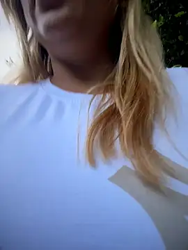 sammyqueenx21 online show from 16, 7, 2026