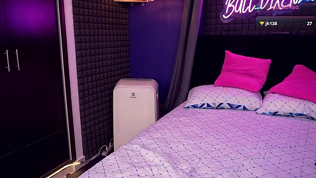 bull vixen2001 online show from 20, 3, 2026