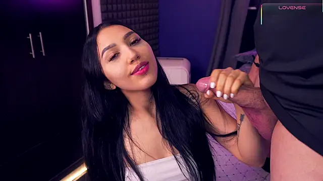 bull vixen2001 online show from 1, 12, 2025