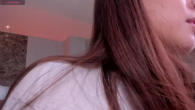 Snapshot of ErikaBenz_ chatting on 11, 6, 2026 ErikaBenz online show from 11, 6, 2026