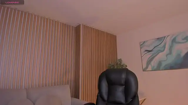 ErikaBenz  online show from 13, 2, 2026