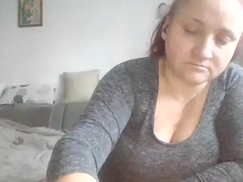 Snapshot of LaraXXX38 chatting on 4, 3, 2026 LaraXXX38 online show from 4, 3, 2026