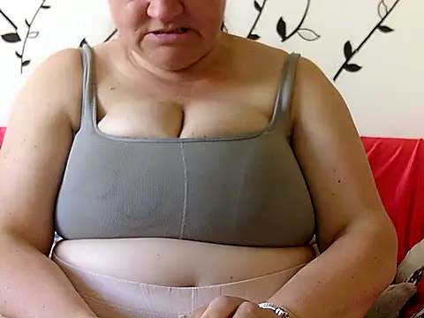 Snapshot of LaraXXX38 chatting on 11, 5, 2026 LaraXXX38 online show from 11, 5, 2026