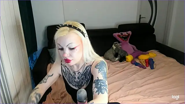 HelenGoat online show from 3, 11, 2025