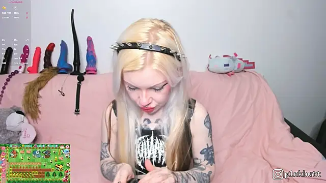 Snapshot of HelenGoat chatting on 4, 5, 2026 HelenGoat online show from 4, 5, 2026