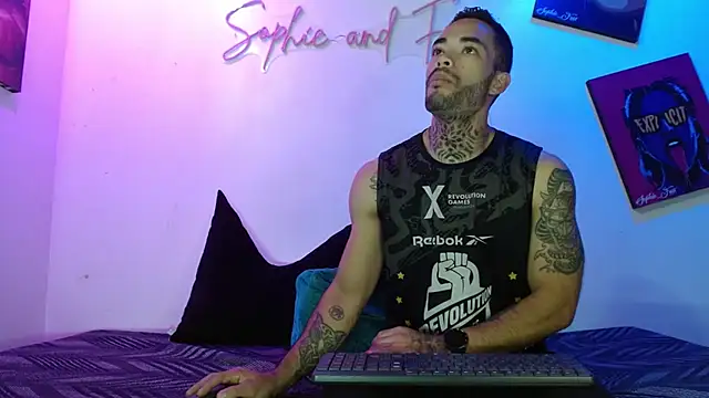 Snapshot of SophieFoxx17 chatting on 27, 7, 2026 SophieFoxx17 online show from 27, 7, 2026