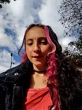  Laary online show from 19, 10, 2025