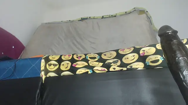 Snapshot of Devill_x chatting on 4, 2, 2025 Devill x online show from 4, 2, 2025